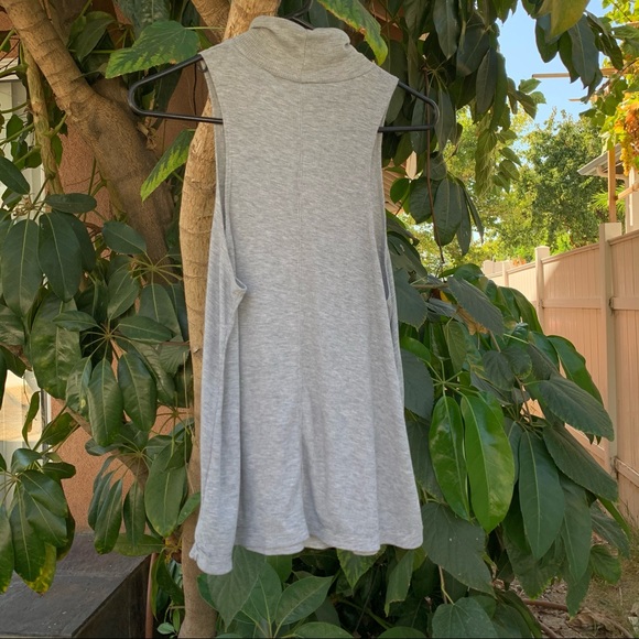 Free people grey ribbed turtleneck oversized tank top! - Picture 5 of 5